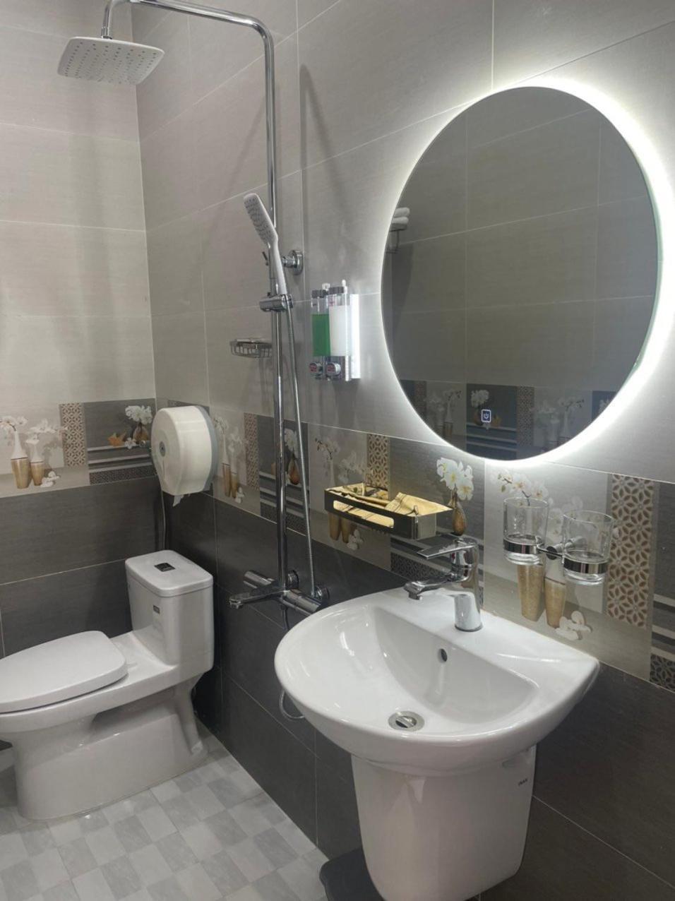 Phung Hoang Vu Hotel Bac Lieu Bagian luar foto